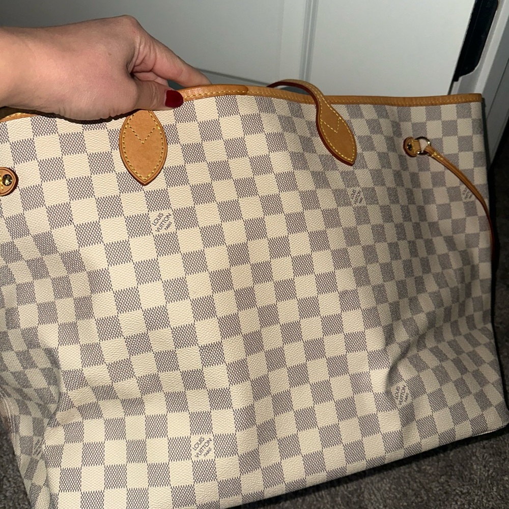 Large Louis Vuitton Neverfull Tote Bag - Picture 3 of 8